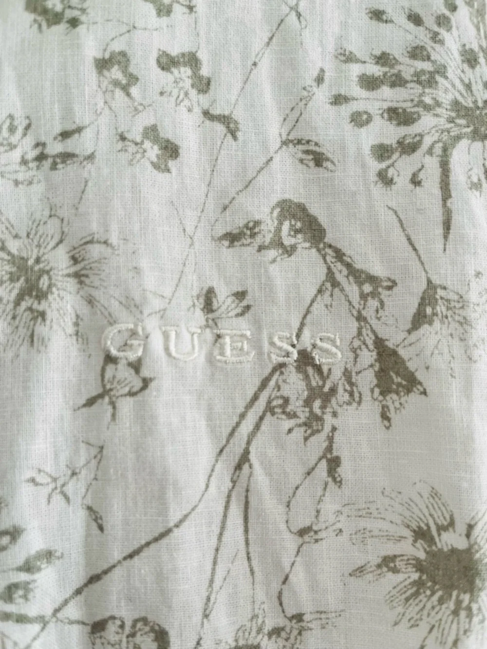 GUESS Sage Green Floral Linen Blend Short Sleeve Button Down Shirt - Picture 2 of 8